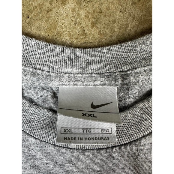 Vintage 90s Nike Swoosh Chest Logo Shirt - Picture 3 of 6